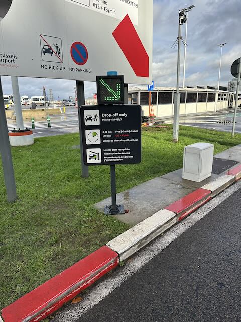 Beforen entering drop off at barrier.jpeg